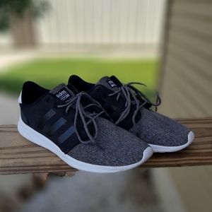 Adidas cloud foam womens tennis shoe